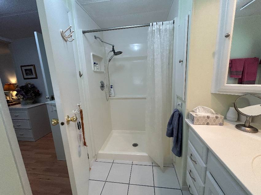 7907 Lakeshore Drive a Ellenton, FL Mobile or Manufactured Home for Sale